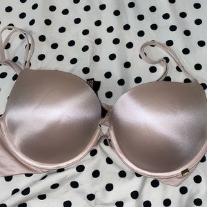 Victoria Secret very sexy push up bra 36C Light pink